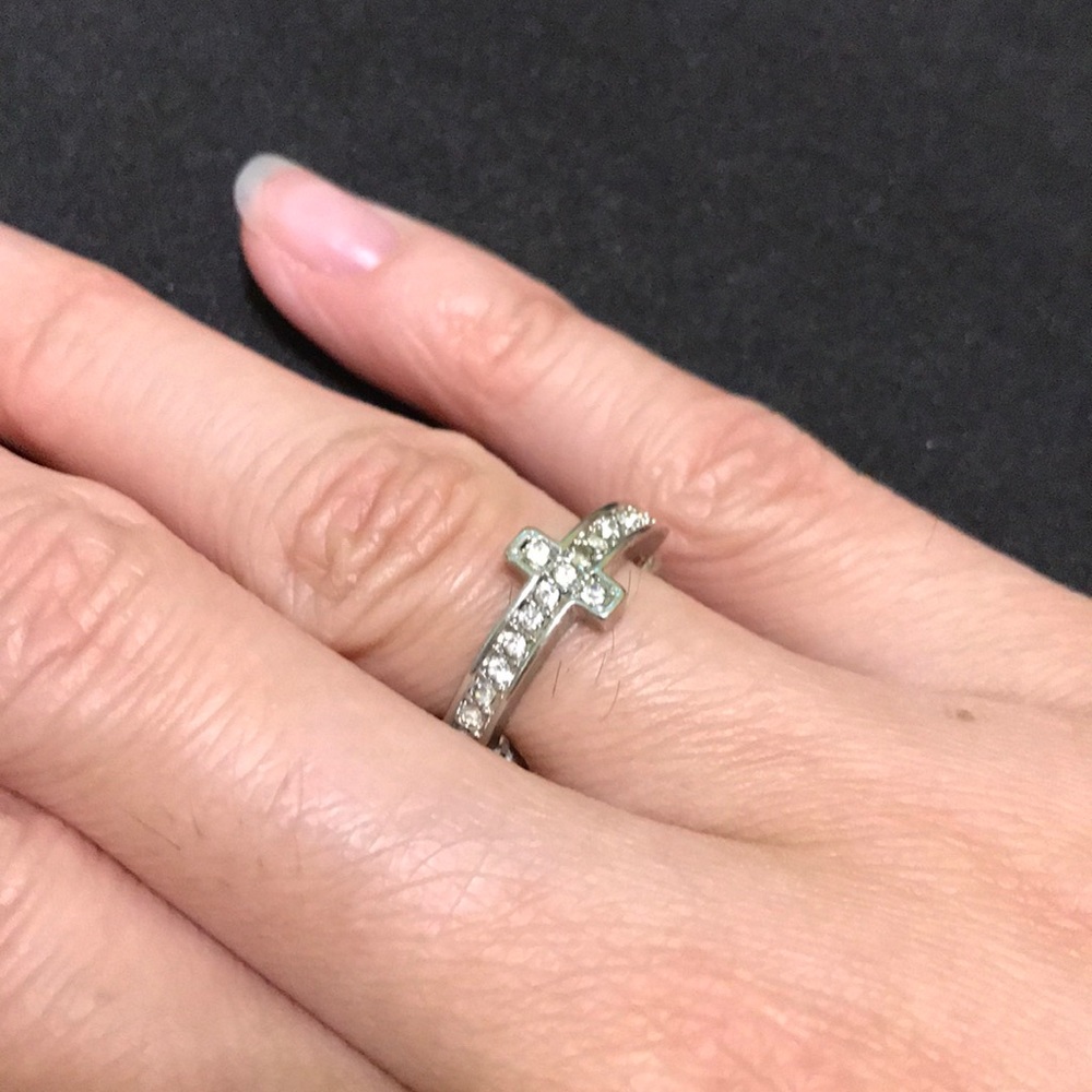 Cross Stretchy Ring